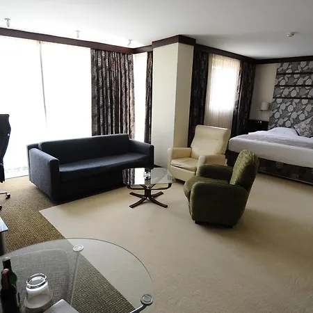 מלון Ontur Butik 4*