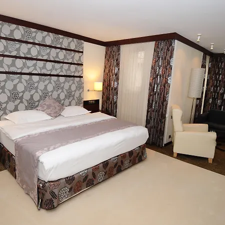 Ontur Butik Hotel 4*