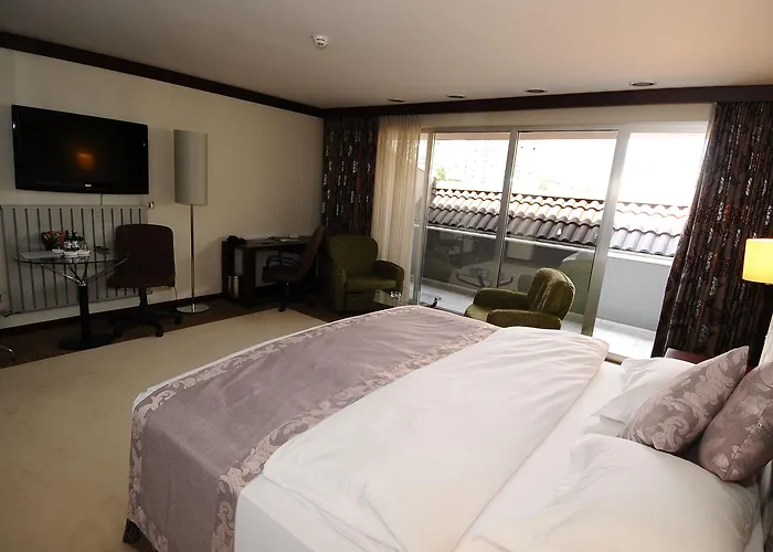 Ontur Butik Hotell 4*